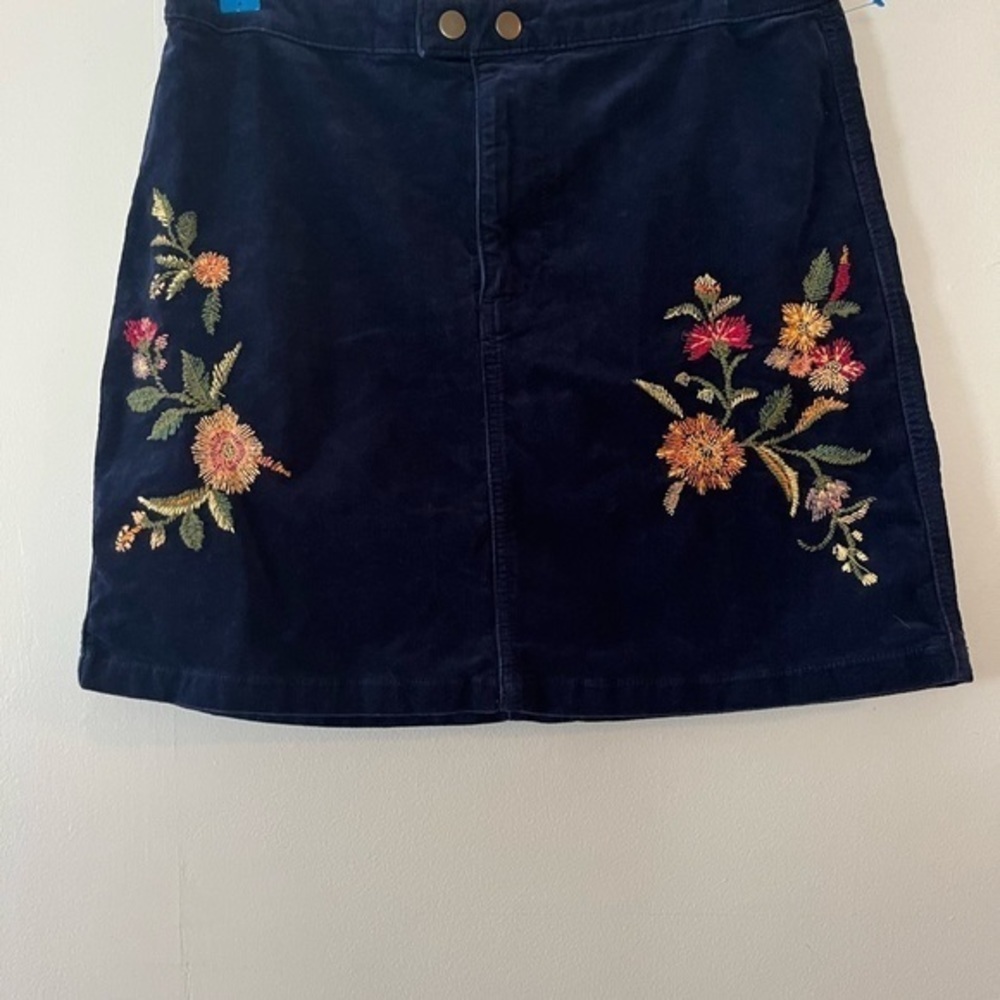Embroidered Corduroy Skirt - Picture 4 of 8
